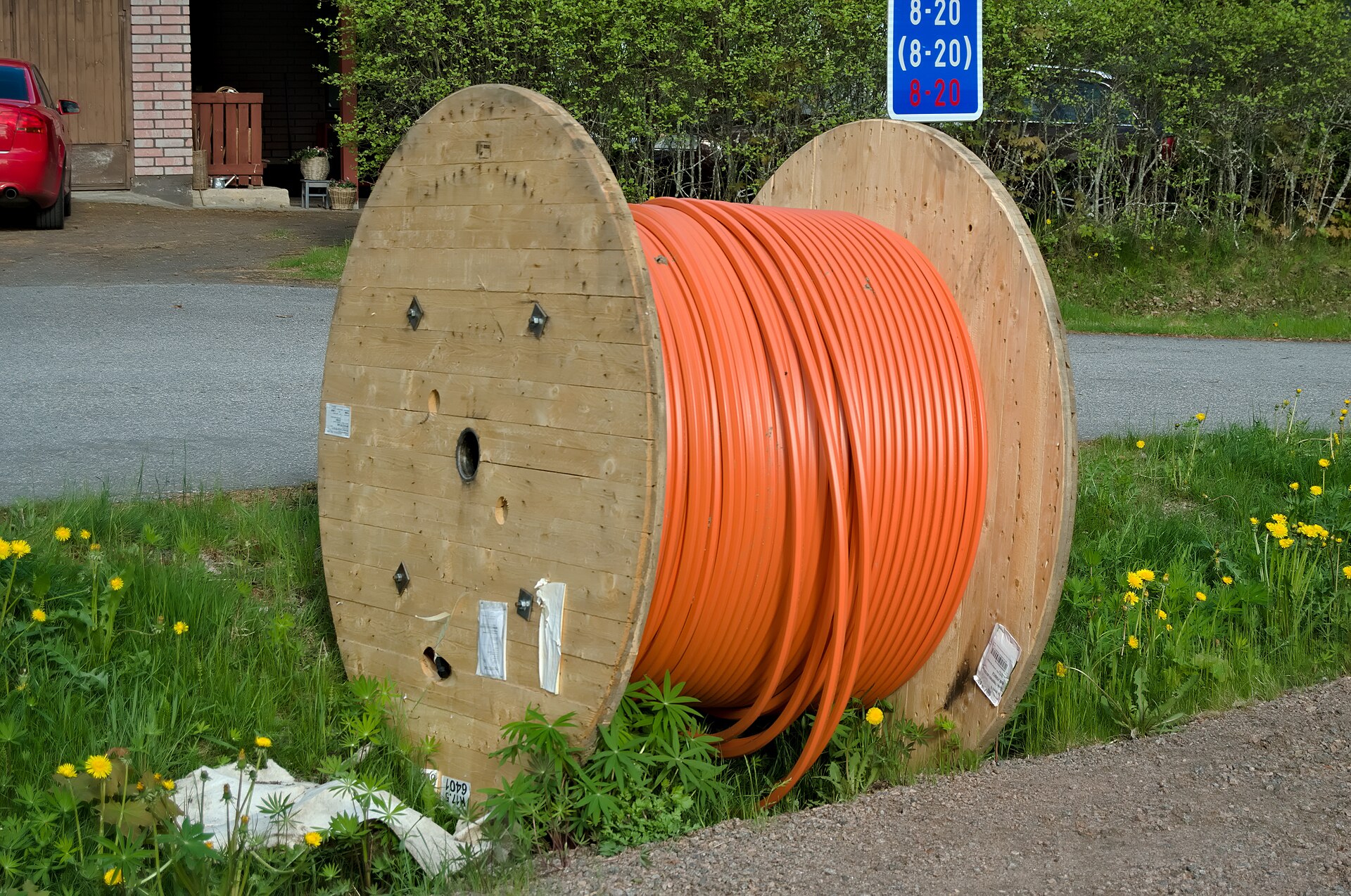 ASU All-Dielectric Self-Supporting Cable